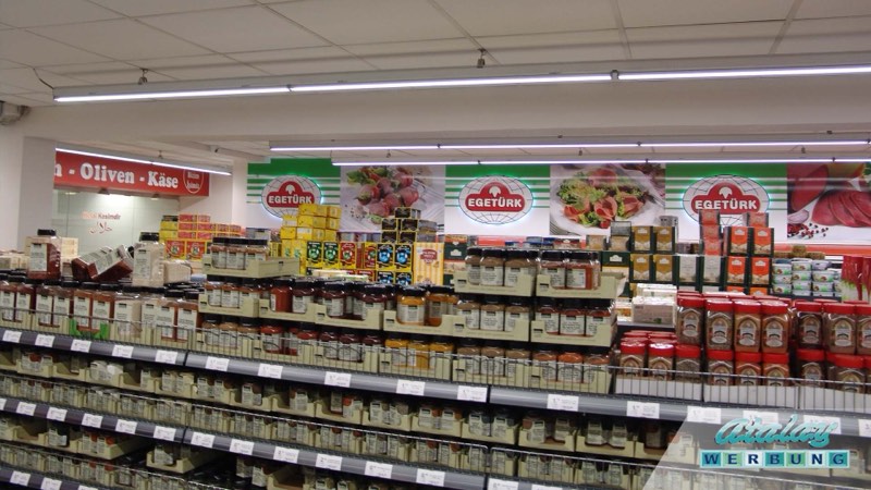 Regal- und Deckenbeschilderung — Projekt Egetürk Markt von Atalay Werbung