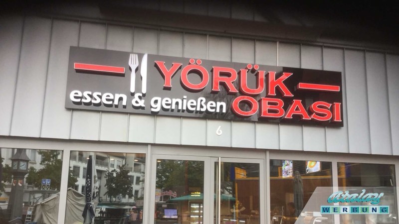 Zweifarbige Profilbuchstaben — Projekt Yörük Obası von Atalay Werbung